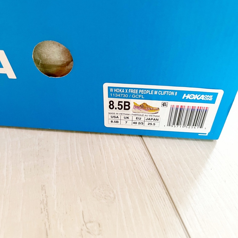 Hoka - Picture 6 of 6